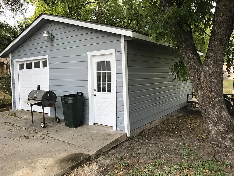 945 Kendalia Ave — Photo 4