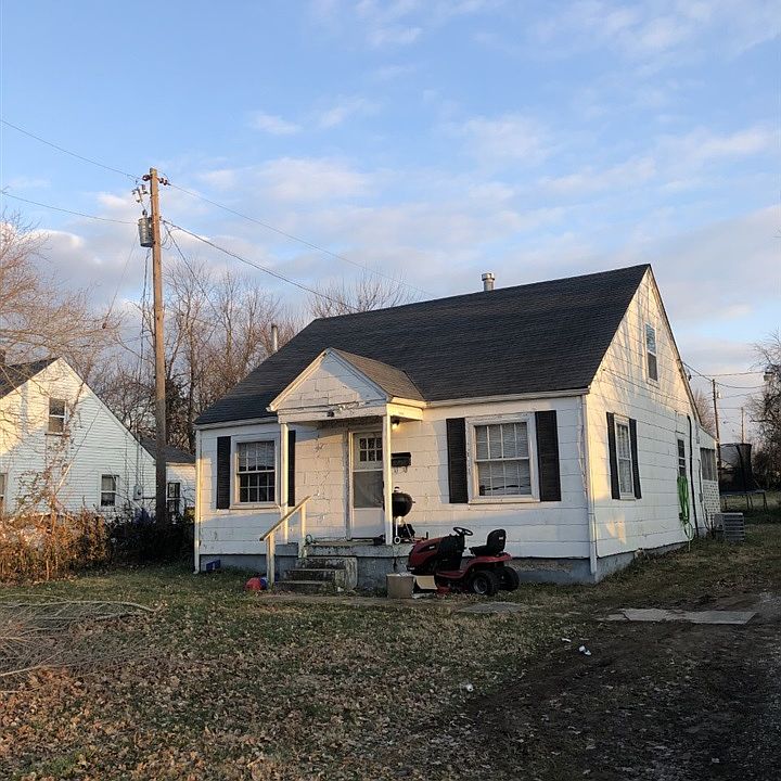 1st image of 412 W Maple Ave
