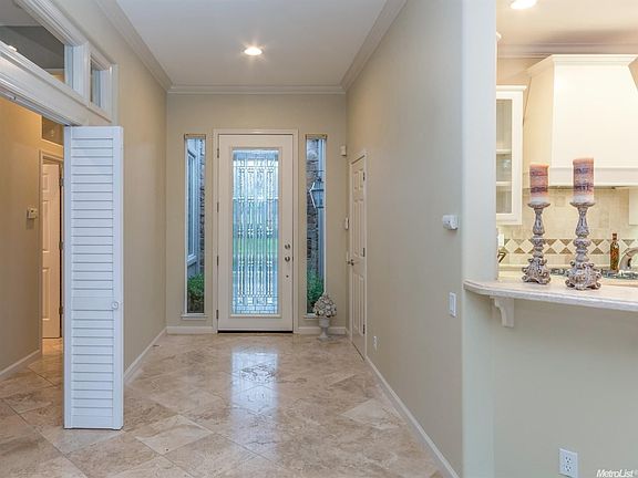 3rd image of 4996 Taylor Way