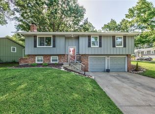 9957 Parkhill St, Lenexa, KS 66215