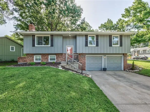 9957 Parkhill St, Lenexa, KS 66215