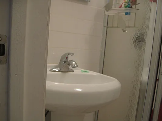 Rented by 18 REALTY | media 17