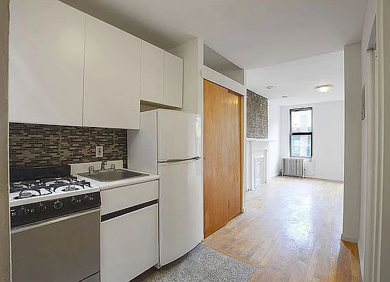 3rd image of 334 E 82nd St APT 5FW
