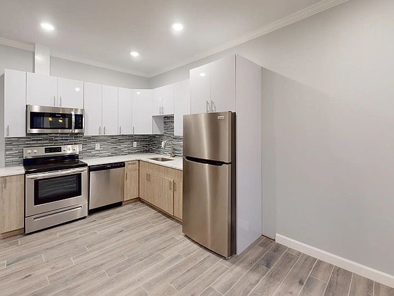2nd image of 340 Westside Ave #506