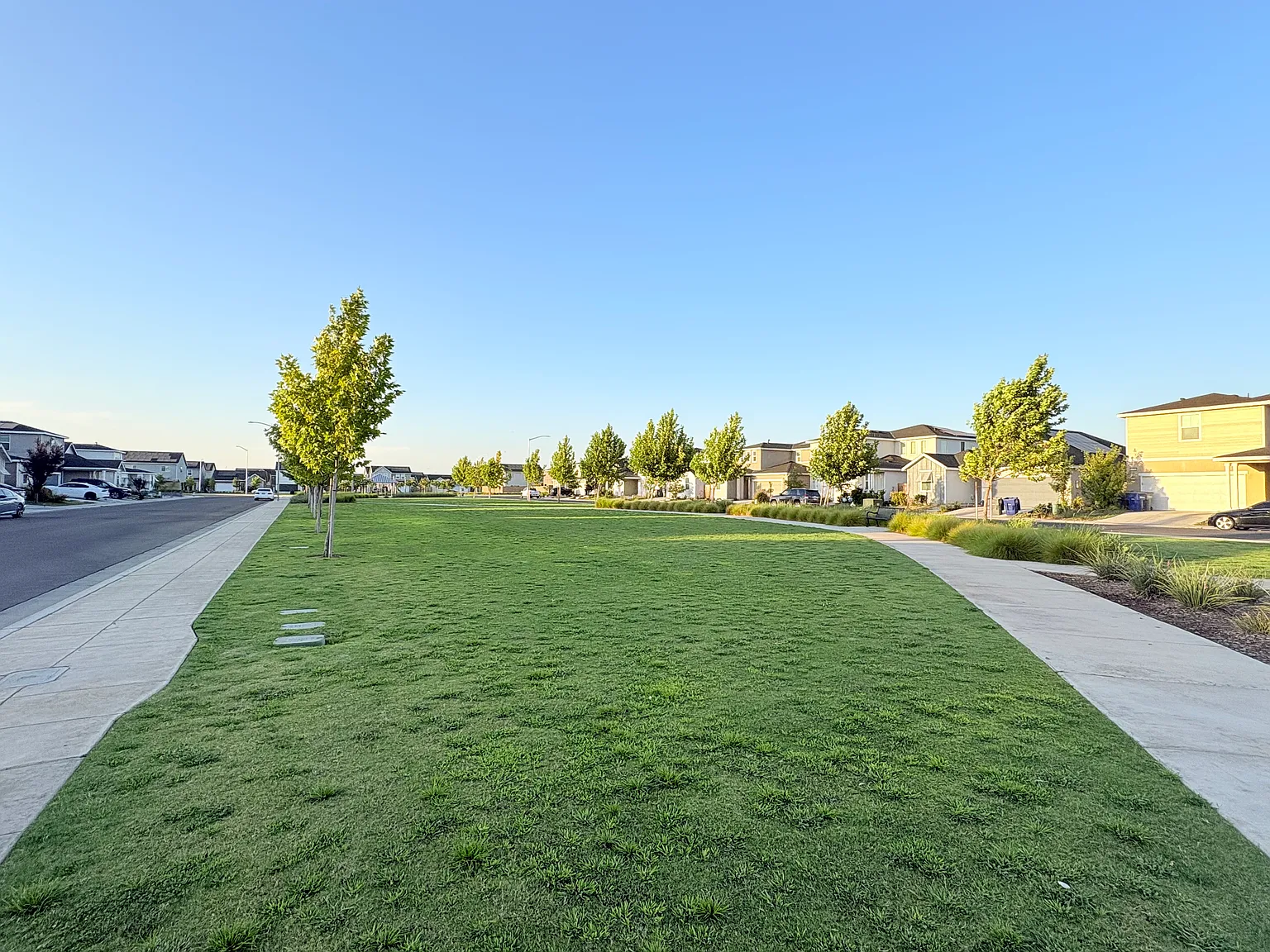 4 bed, 2103 sqft, $2,800 — Photo 2