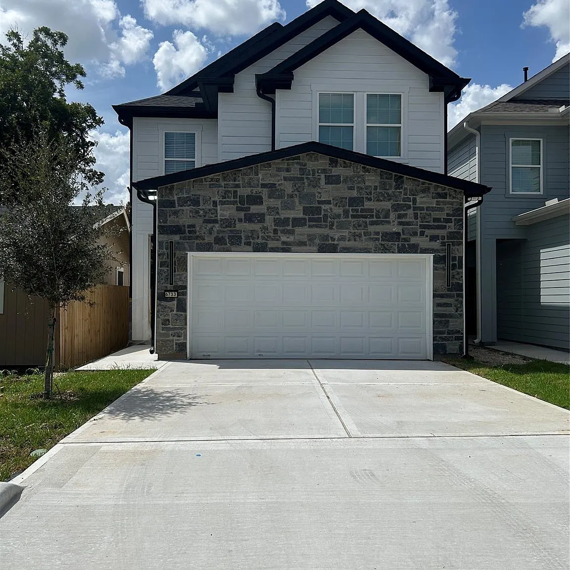 3 bed, 2.5 bath, 1868 sqft, $2,500 — Photo 1