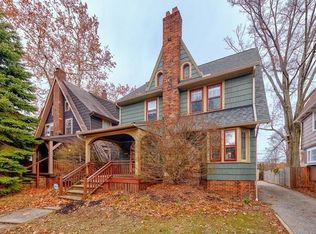 1088 Quilliams Rd, Cleveland Heights, OH 44121