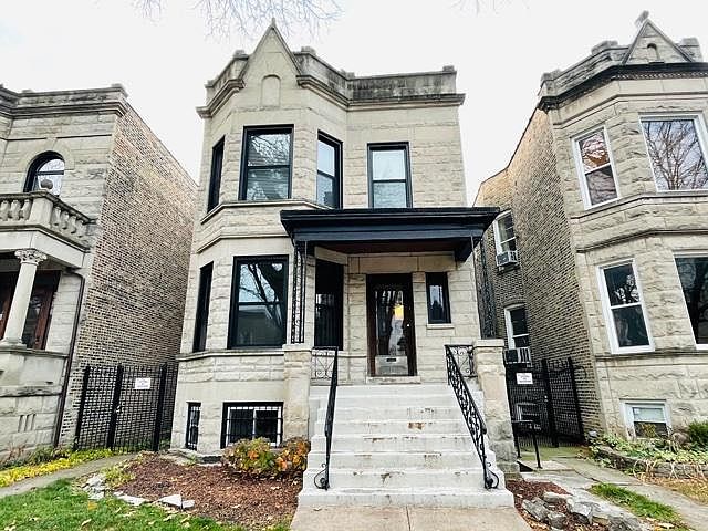1st image of 2640 N Francisco Ave #1
