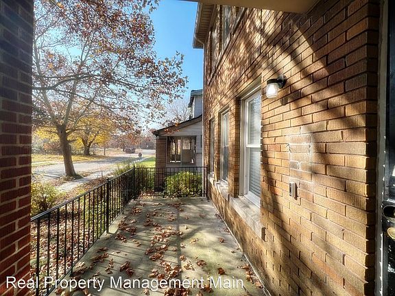 3rd image of 2318 Ford Ave