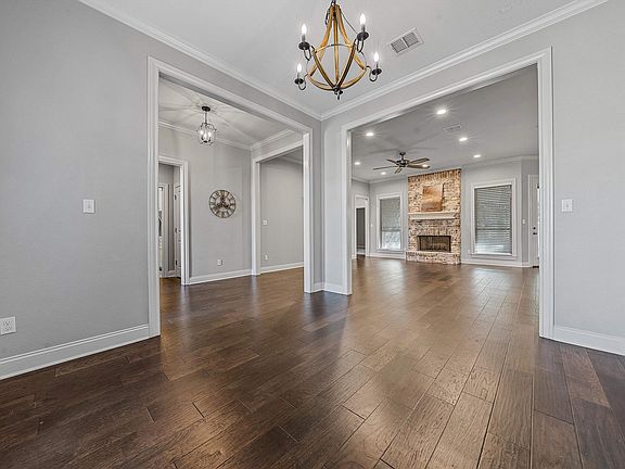 4th image of 109 Hoyt Dr