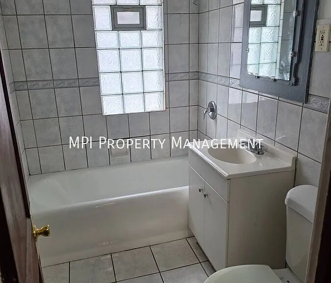 2869 N 37th St #2869 — Photo 8