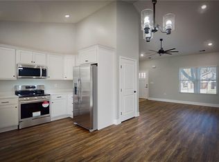 433 S Sycamore St, Ottawa, KS 66067