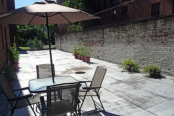 Sold by Owner | media 9