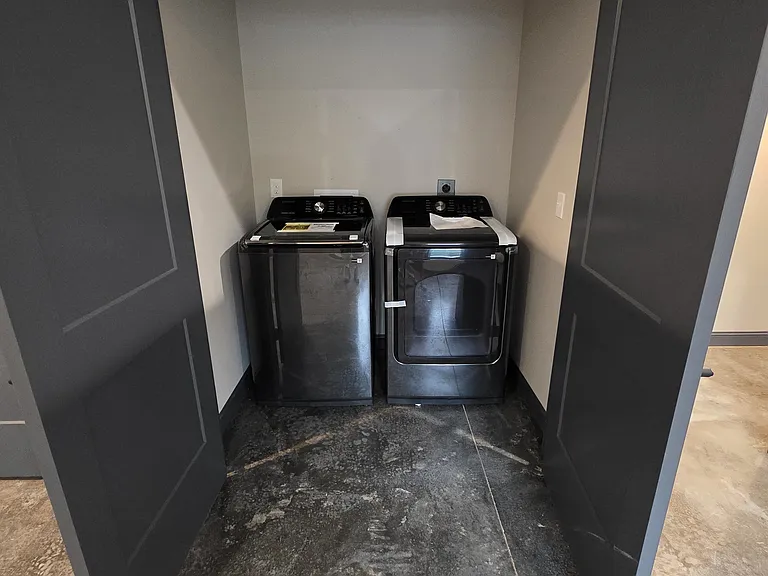 400 Watt Ave — Photo 9