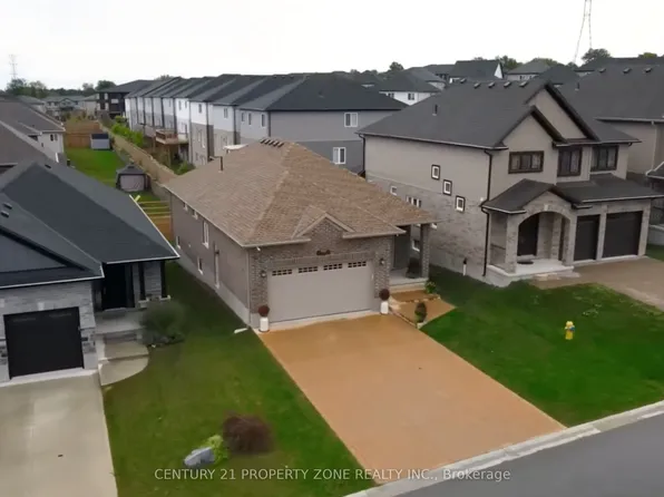 2608 Seven Oaks Rdg, London, ON N6M 0E8