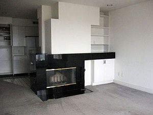 Living :: 2140 Hyde 301