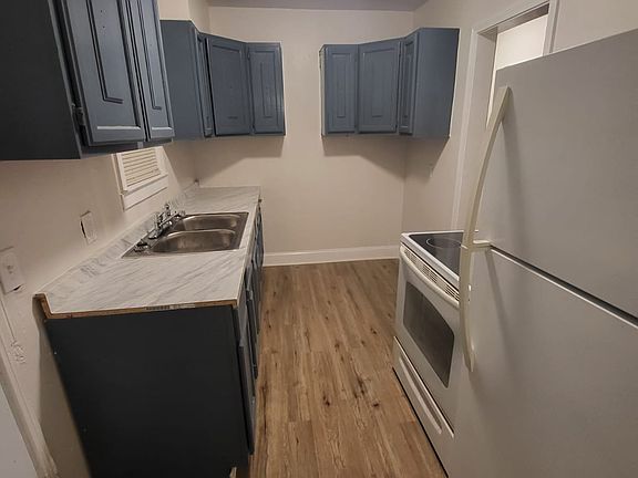 3rd image of 3950 Carter Ave #1