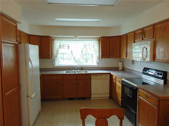 3rd image of 1 Spruce Acres