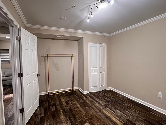 5th image of 505 E Swan Creek Rd