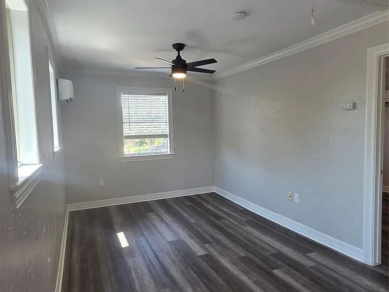 2740 Burlington Blvd — Photo 7