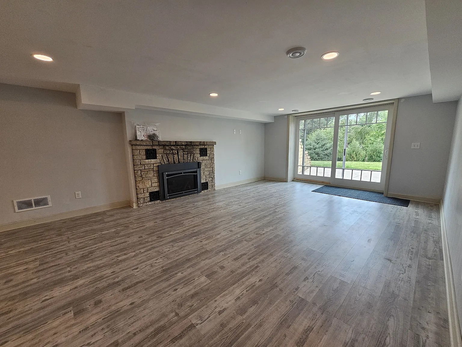 2 bed, 1650 sqft, $1,790 — Photo 2