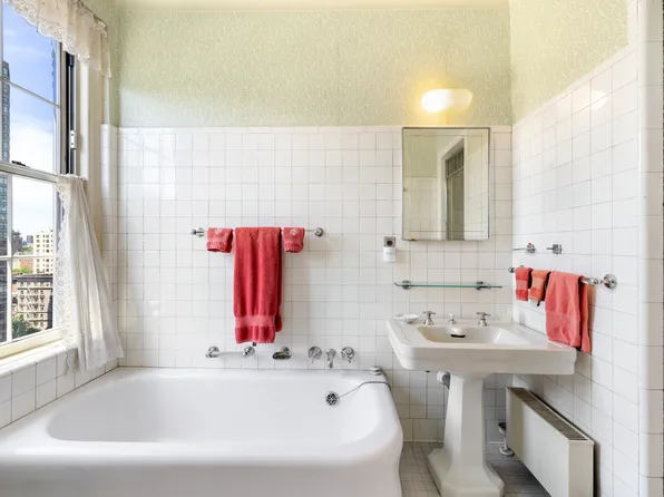 1220 Park Avenue 12B image 7 of 8