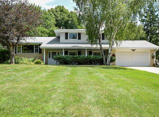 1000 Simon Dr, Brookfield, WI 53005