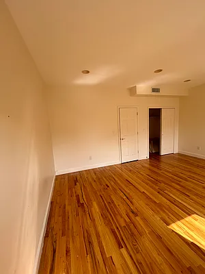 Rented by American Way Real Estate Inc | media 9