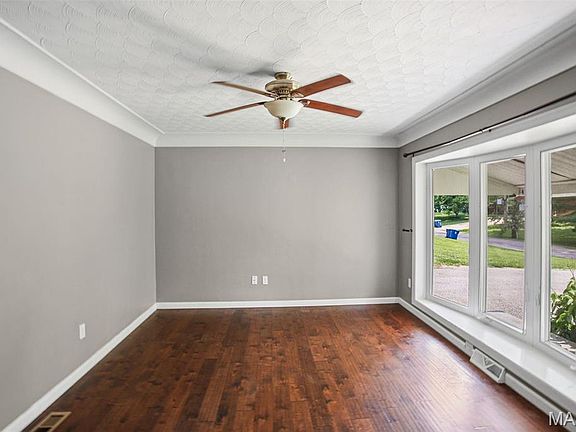 5th image of 31 Grainey Dr
