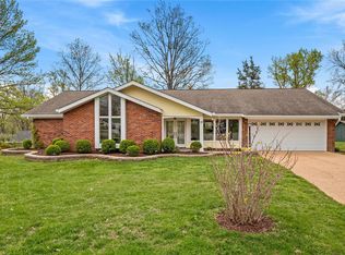 18 Sweetwood Ct, Ballwin, MO