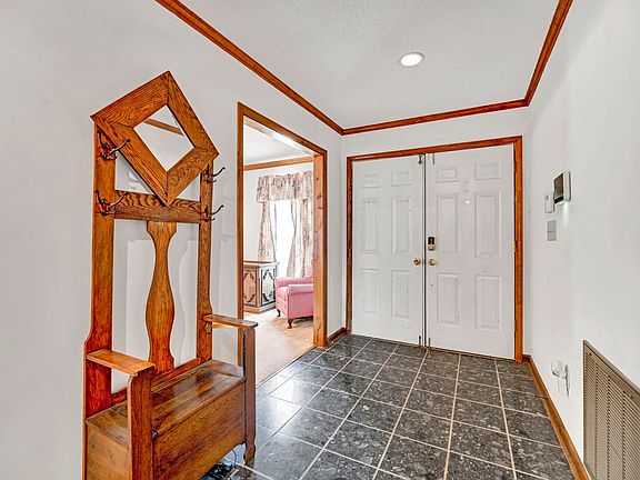 5th image of 511 Jacobs Rd