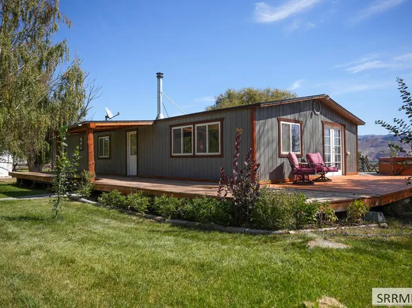 75 Cowboy Way, Challis, ID 83226
