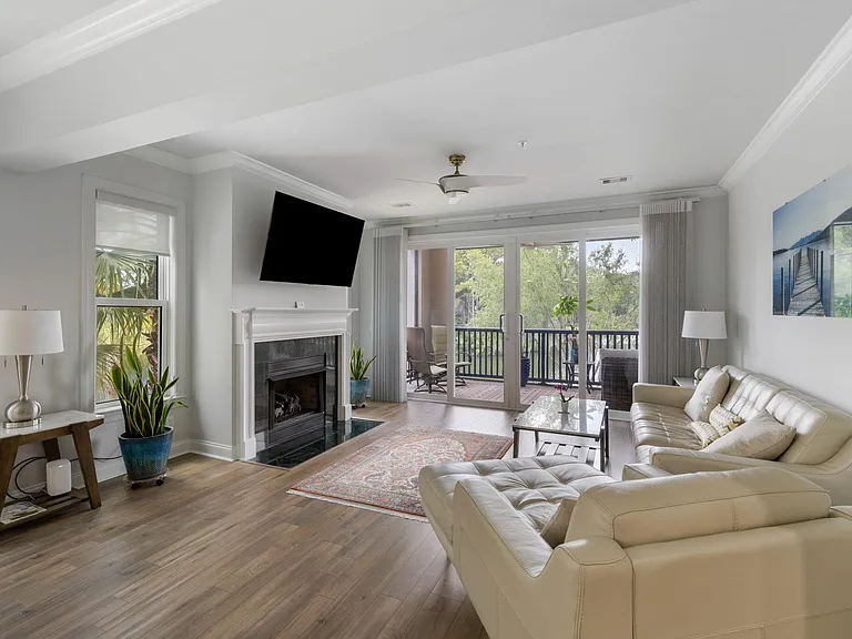 1479 Long Grove Dr #204 — Photo 9