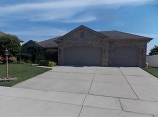 112 Coneflower Dr, Dyer, IN 46311