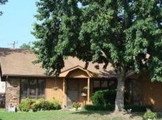 1020 Hillcrest Dr, Grove, OK 74344