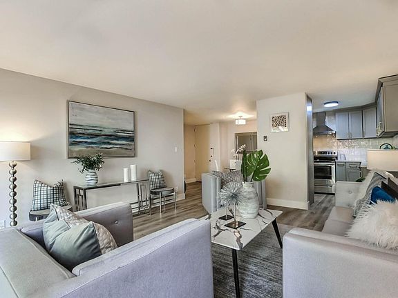 4th image of 808 Laurel Ave APT 110