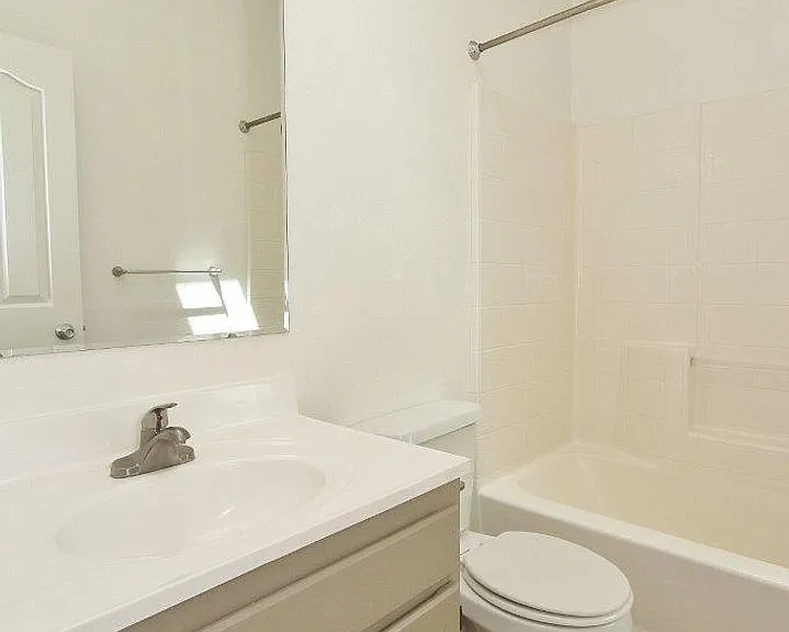 1334 N Gawaine Pl — Photo 21