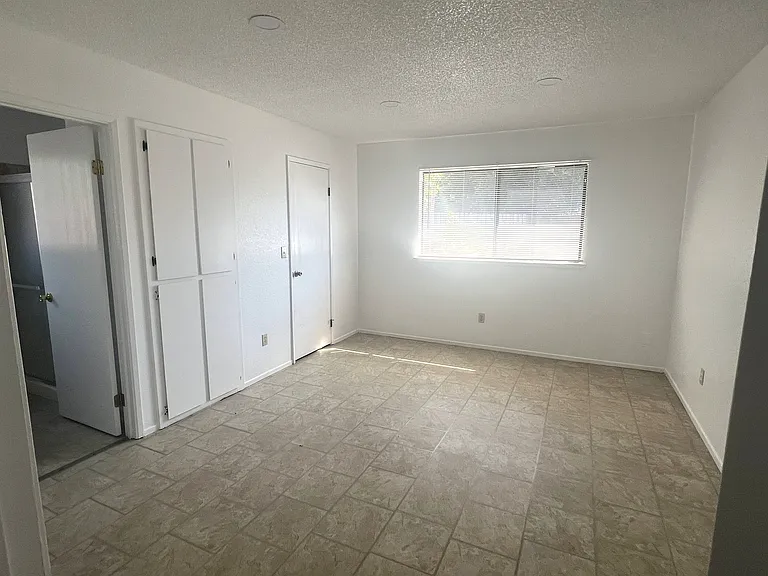 10387 S White Rock Rd #B — Photo 6