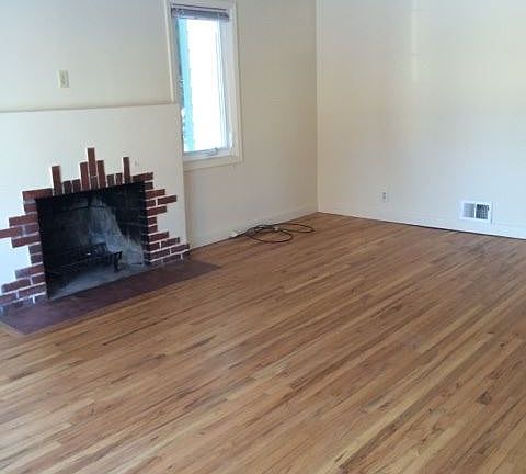 3rd image of 541 Woodworth Ave
