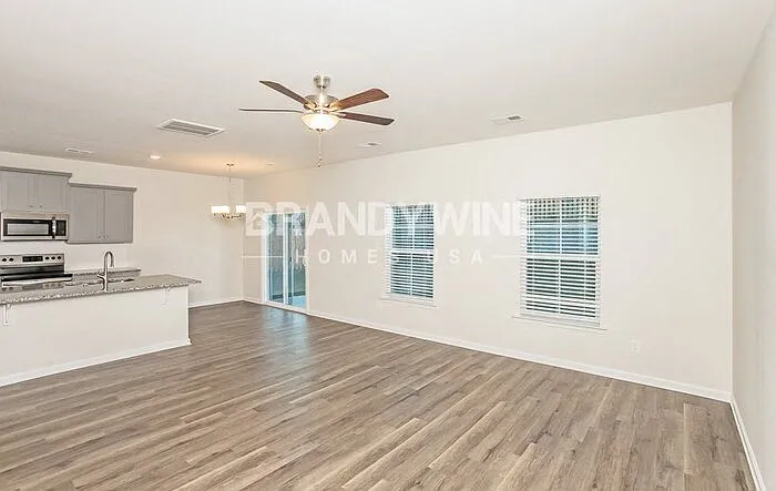 4 bed, 2.5 bath, 1783 sqft, $2,295 — Photo 3