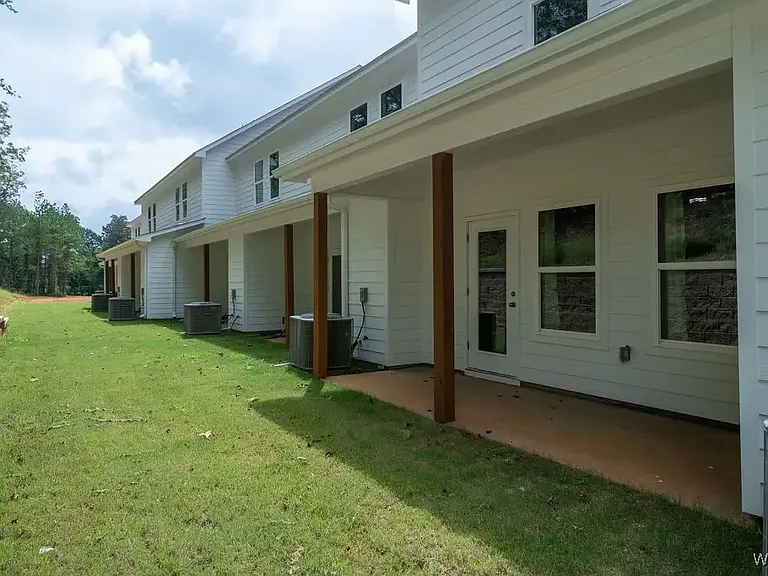 22105 Cove Ln — Photo 28