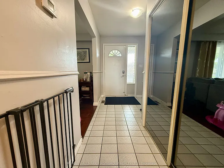 906 Cecylia Ct — Photo 4