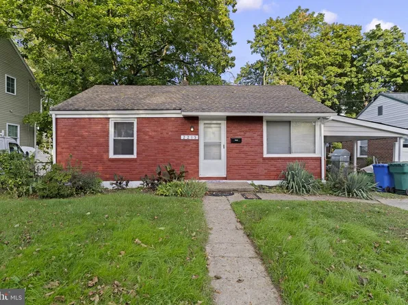 2213 Liberator St, Levittown, PA 19057