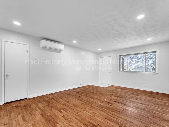 4th image of 1610 E Nora St