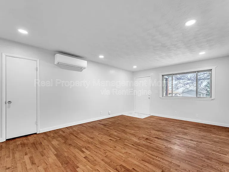 1610 E Nora St — Photo 4