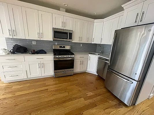 4th image of 21-75 Steinway St #3A