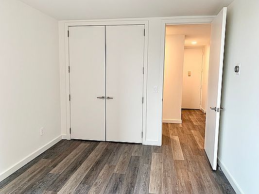 5th image of 520 W 43rd St APT 24H