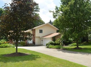 32540 Stony Brook Ln, Solon, OH 44139