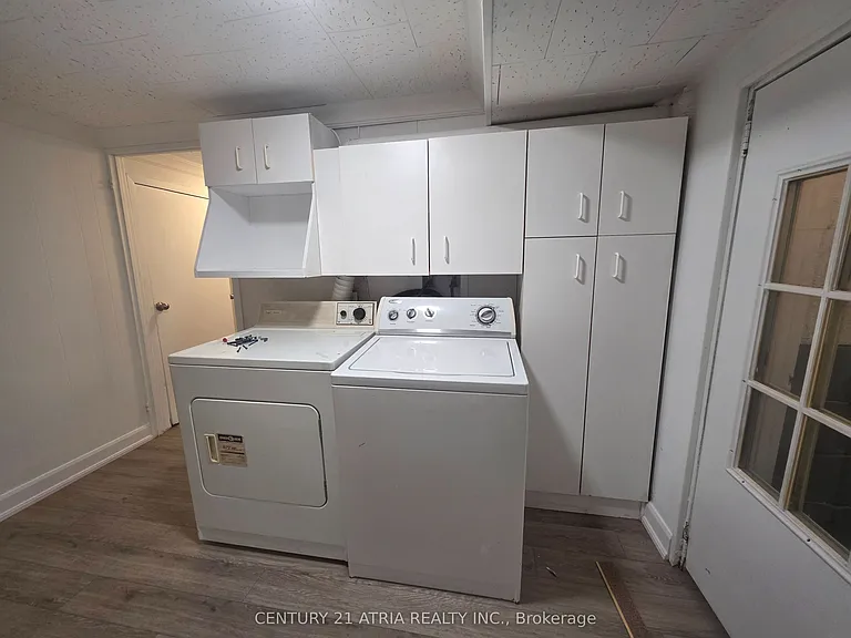 21 Meadowview Ave #LOWER — Photo 14
