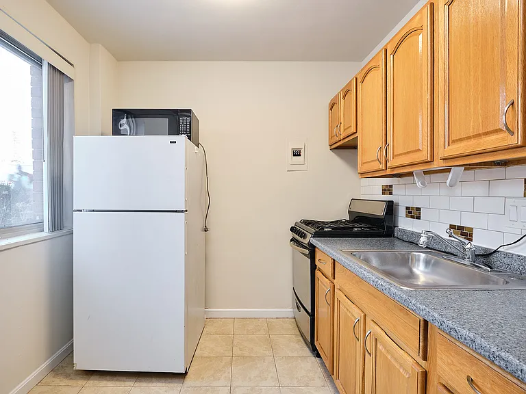 2710 Macomb St NW #218 — Photo 6
